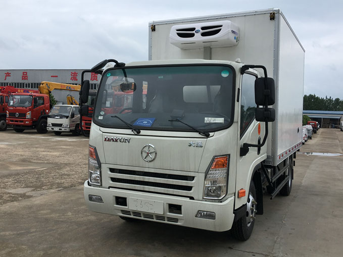 大(dà)運排半 3.75米冷藏車(chē)