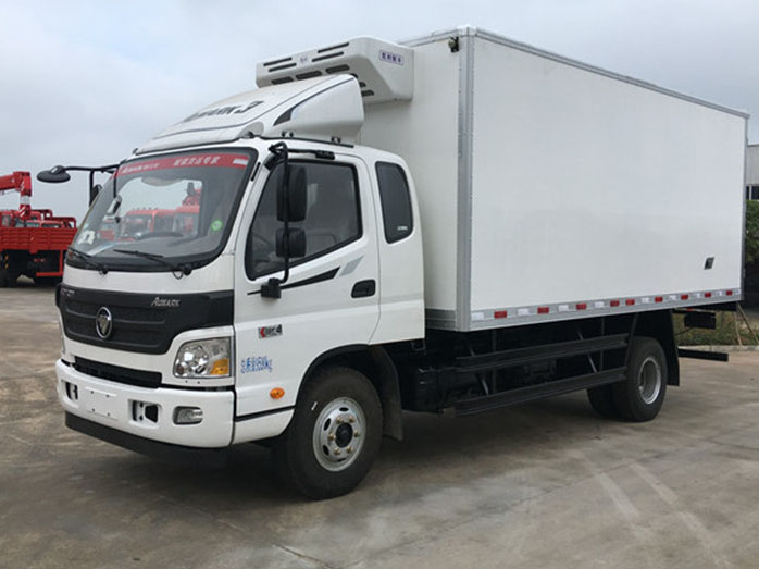 福田歐馬可(kě)排半 5.1米冷藏車(chē)