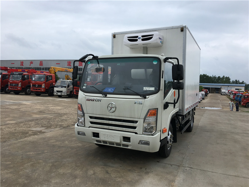 大(dà)運排半 3.75米冷藏車(chē)