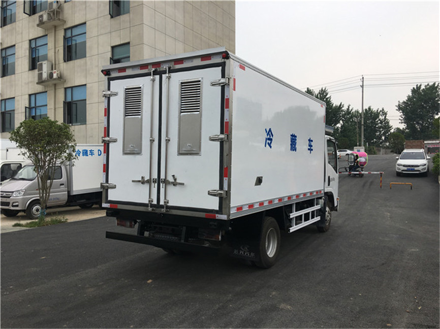 慶鈴五十鈴KV600 4.2米冷藏車(chē)