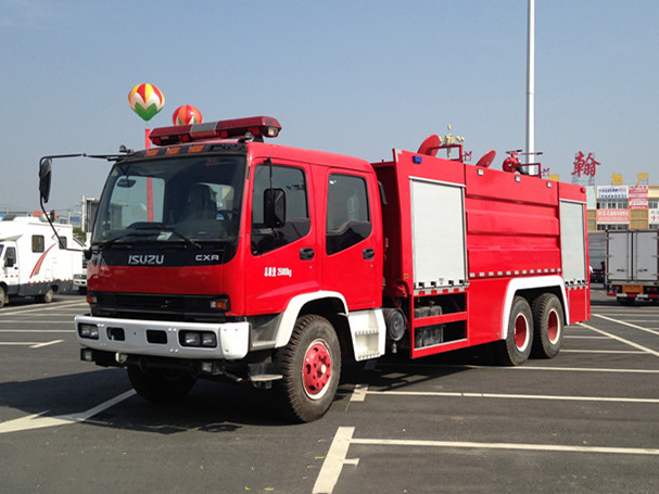 五十鈴後雙橋12噸水(shuǐ)罐消防車(chē)